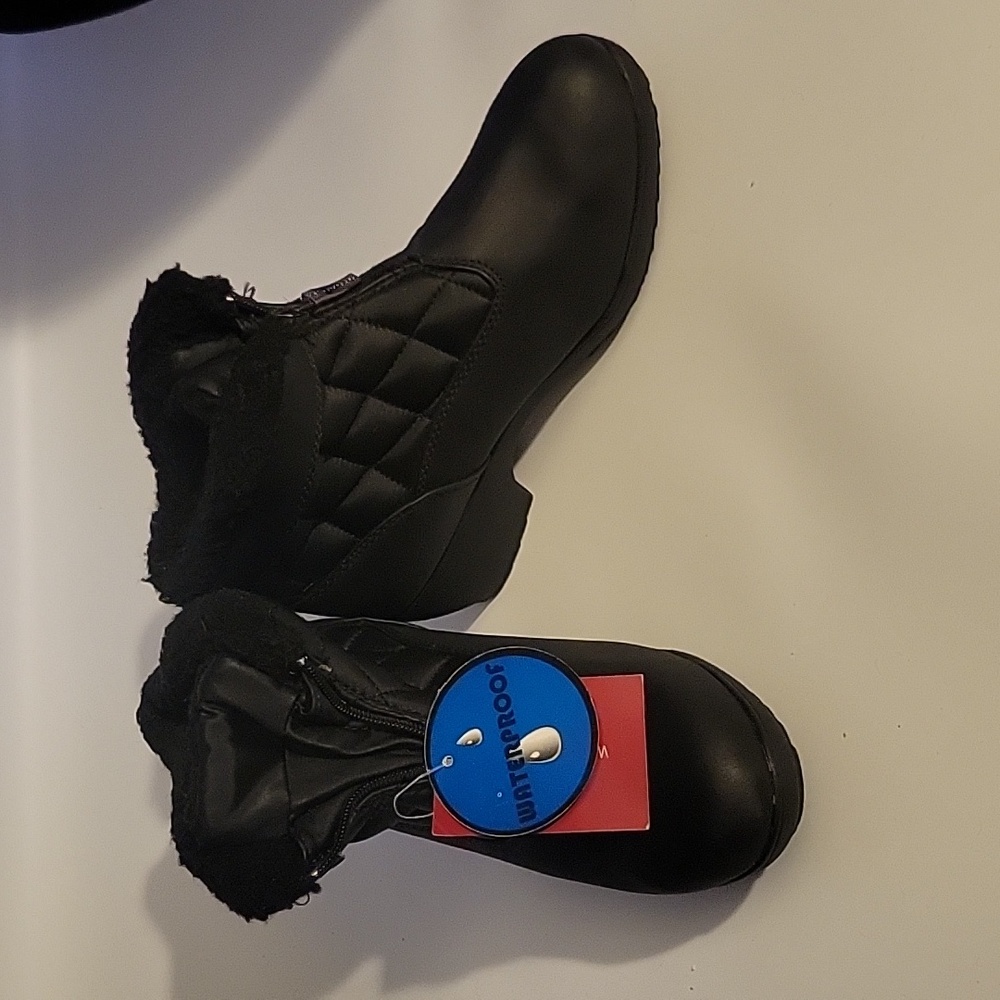 Women's shoes size 8